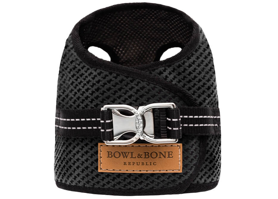 Bowlandbone dog harness by Bowl&Bone Republic in SOHO graphite - black.