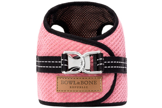 A dog harness Bowl&Bone Republic with a black buckle by Bowlandbone.